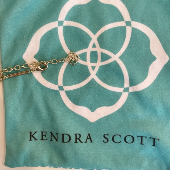 Kendra Scott Rayne Necklace in Ivory Pearl - Picture 6 of 10